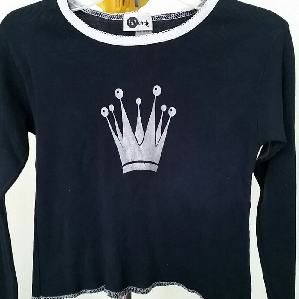 Full circle Crown t-shirt
